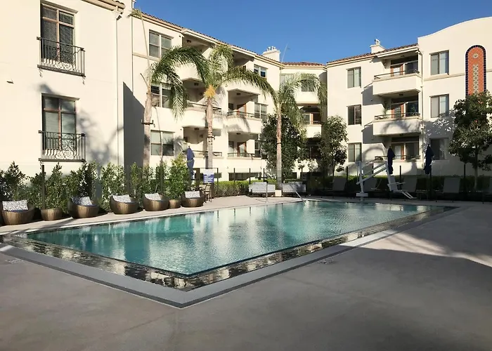 Perfect Apt Near Ucla W Parking Gym Pool Wifi In Westwood B3